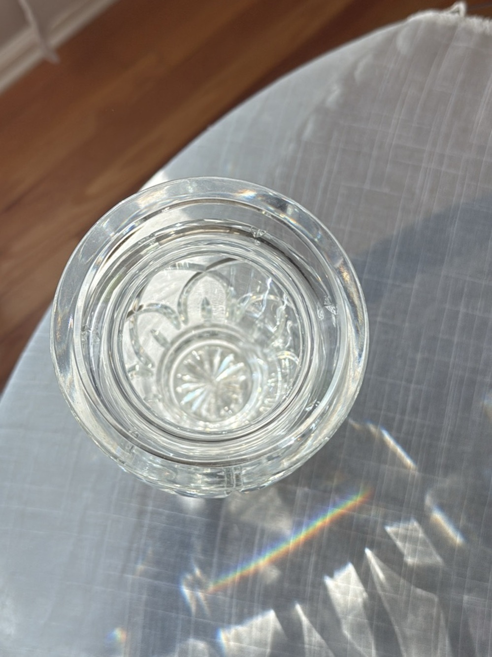 Elegant Clear Cut Crystal Vase with Lattice Pattern - Picture 2 of 5
